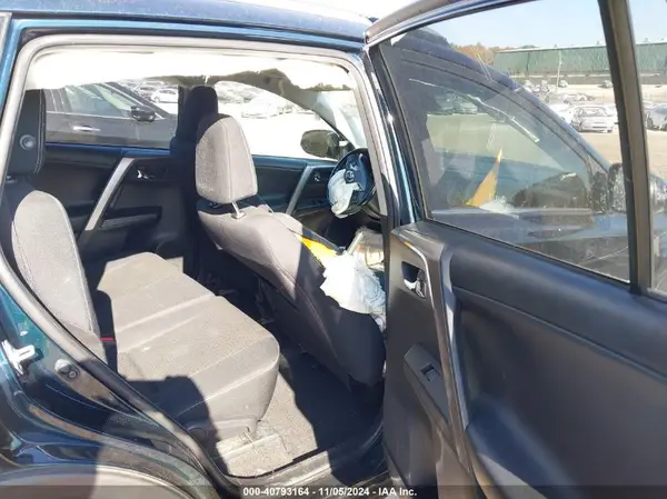 JTMRFREV3JJ239519 2018 TOYOTA RAV 4 - Image 8