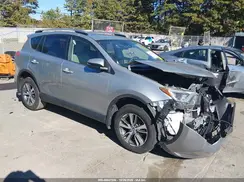 JTMRFREV3JJ245613 2018 TOYOTA RAV 4