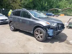 JTMRFREV3JJ719558 2018 TOYOTA RAV 4