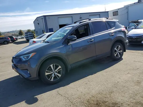 JTMRFREV3JJ725280 2018 TOYOTA RAV 4 - Image 1