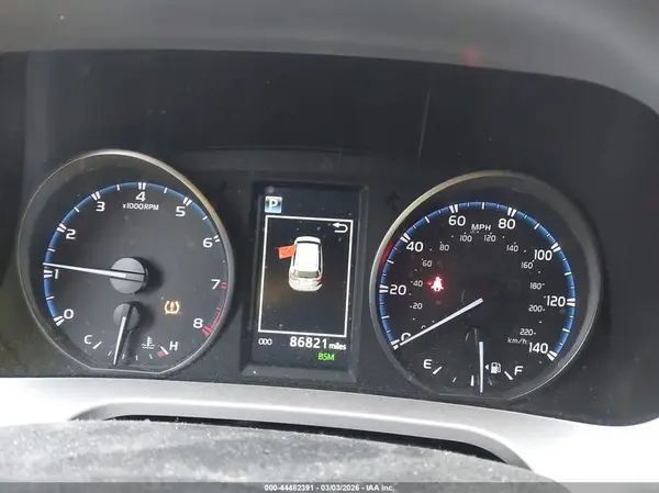 2018 TOYOTA RAV 4 auction photo 7