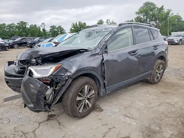 JTMRFREV4HD217621 2017 TOYOTA RAV 4 - Image 1