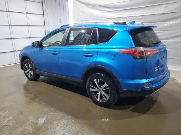 JTMRFREV4HD218736 2017 TOYOTA RAV 4 - Image 2