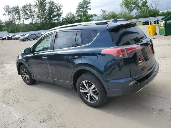 JTMRFREV4HJ129279 2017 TOYOTA RAV 4 - Image 2