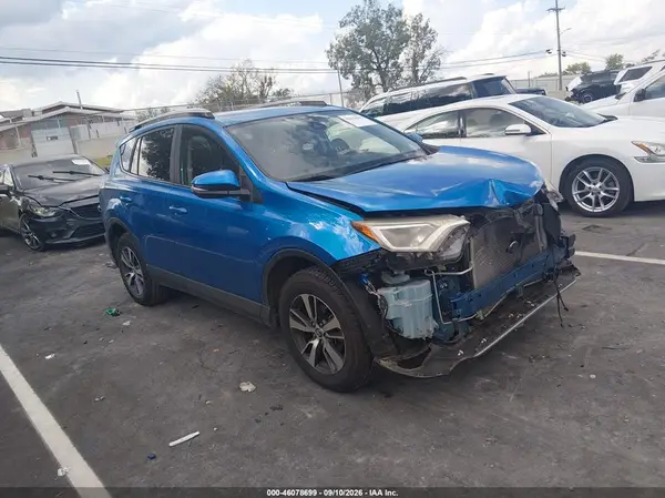 JTMRFREV4HJ171953 2017 TOYOTA RAV 4 - Image 1