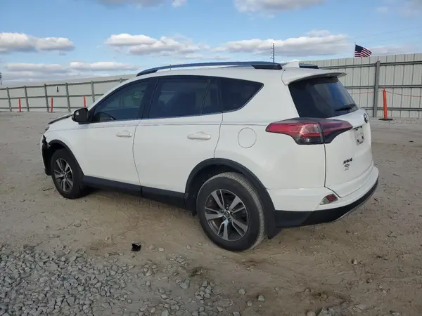 JTMRFREV4HJ704139 2017 TOYOTA RAV 4 - Image 2