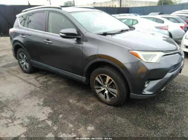 JTMRFREV4HJ709342 2017 TOYOTA RAV 4 - Image 1