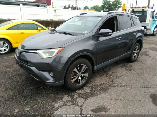 JTMRFREV4HJ709342 2017 TOYOTA RAV 4 - Image 2