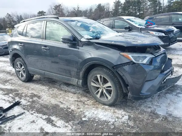 JTMRFREV4JD233324 2018 TOYOTA RAV 4 - Image 1