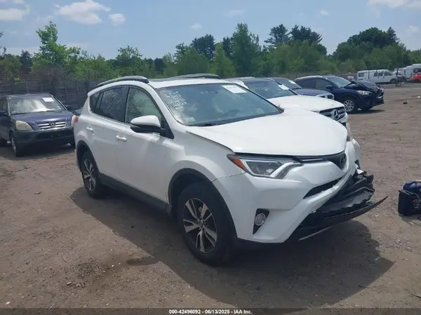 JTMRFREV4JJ733422 2018 TOYOTA RAV 4 - Image 1