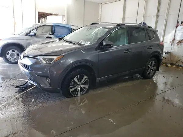JTMRFREV5HD206952 2017 TOYOTA RAV 4 - Image 1