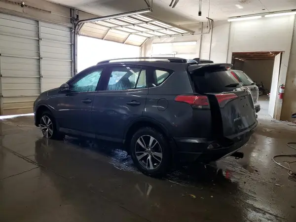 JTMRFREV5HD206952 2017 TOYOTA RAV 4 - Image 2