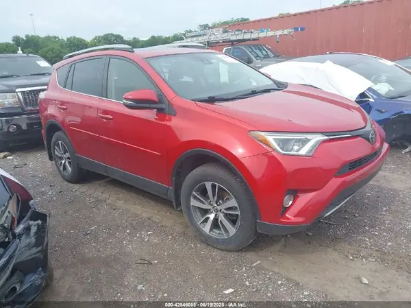 JTMRFREV5HJ121370 2017 TOYOTA RAV 4 - Image 1