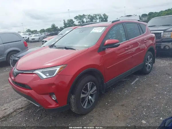 JTMRFREV5HJ121370 2017 TOYOTA RAV 4 - Image 2
