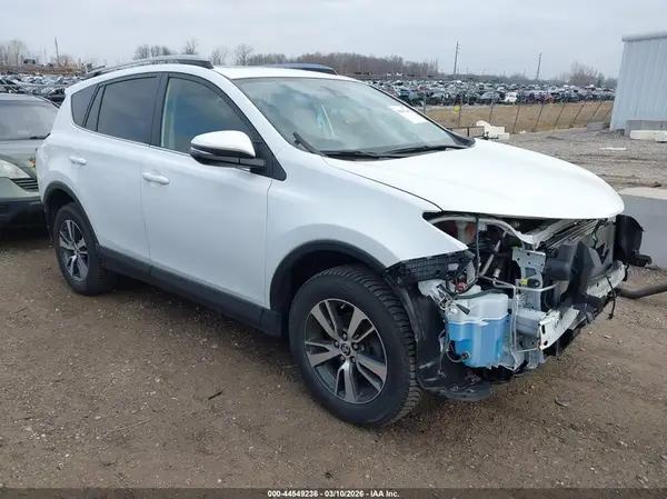 JTMRFREV5HJ130666 2017 TOYOTA RAV 4 - Image 1