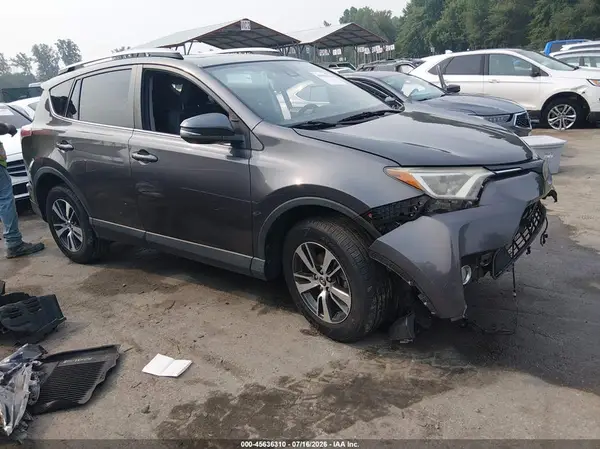 JTMRFREV5HJ700939 2017 TOYOTA RAV 4 - Image 1