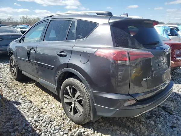 JTMRFREV5HJ709740 2017 TOYOTA RAV 4 - Image 2