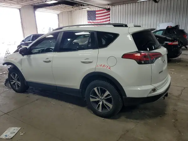 JTMRFREV5JD251444 2018 TOYOTA RAV 4 - Image 2