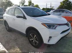 JTMRFREV5JD257633 2018 TOYOTA RAV 4