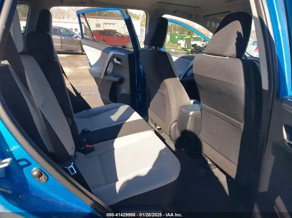 JTMRFREV5JJ231843 2018 TOYOTA RAV 4 - Image 8