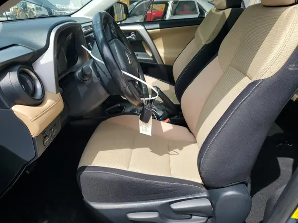 2018 TOYOTA RAV 4 auction photo 7