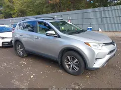 JTMRFREV5JJ239621 2018 TOYOTA RAV 4