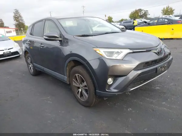 JTMRFREV5JJ241482 2018 TOYOTA RAV 4 - Image 1