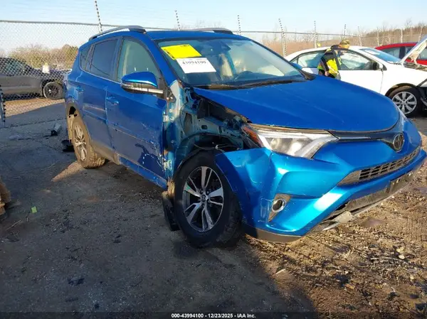 JTMRFREV5JJ246438 2018 TOYOTA RAV 4 - Image 1