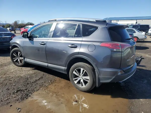 JTMRFREV5JJ733932 2018 TOYOTA RAV 4 - Image 2