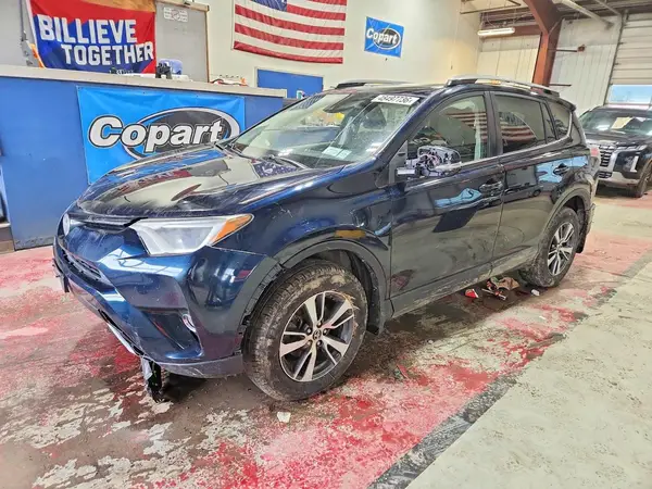JTMRFREV6HD200951 2017 TOYOTA RAV 4 - Image 1