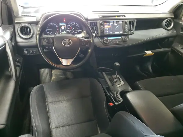 JTMRFREV6HD211805 2017 TOYOTA RAV 4 - Image 8