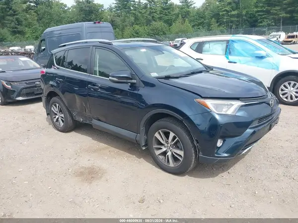 JTMRFREV6HJ125458 2017 TOYOTA RAV 4 - Image 1