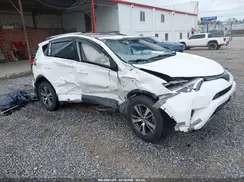 JTMRFREV6HJ702943 2017 TOYOTA RAV 4