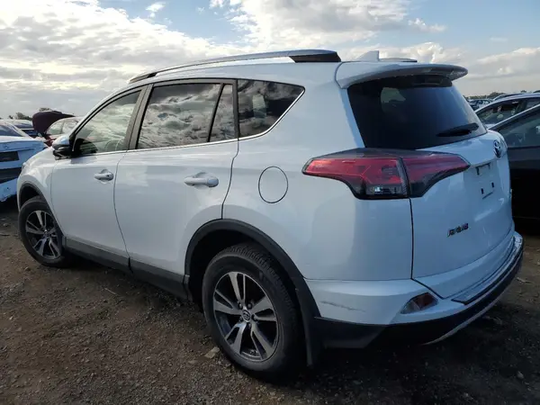 JTMRFREV6HJ713960 2017 TOYOTA RAV 4 - Image 2