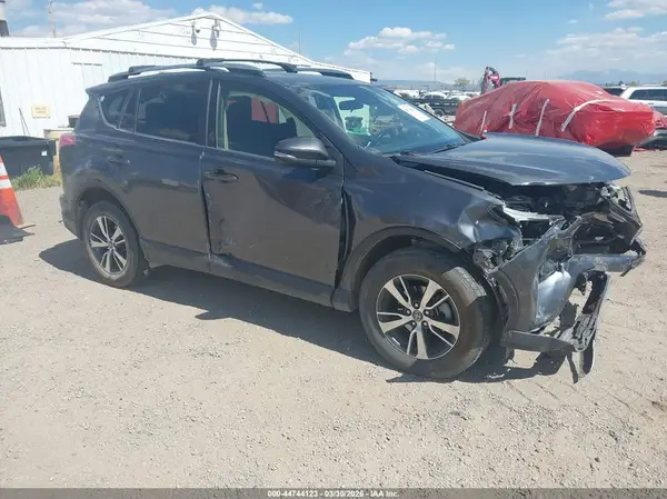 JTMRFREV6JD232787 2018 TOYOTA RAV 4 - Image 1