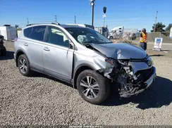 JTMRFREV6JD255602 2018 TOYOTA RAV 4
