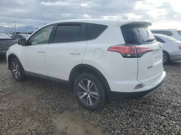 JTMRFREV6JJ236467 2018 TOYOTA RAV 4 - Image 2