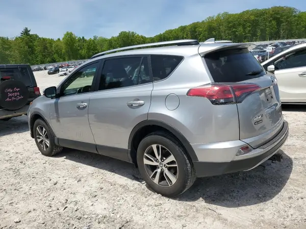 JTMRFREV6JJ261322 2018 TOYOTA RAV 4 - Image 2
