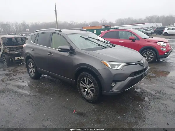 JTMRFREV6JJ720378 2018 TOYOTA RAV 4 - Image 1