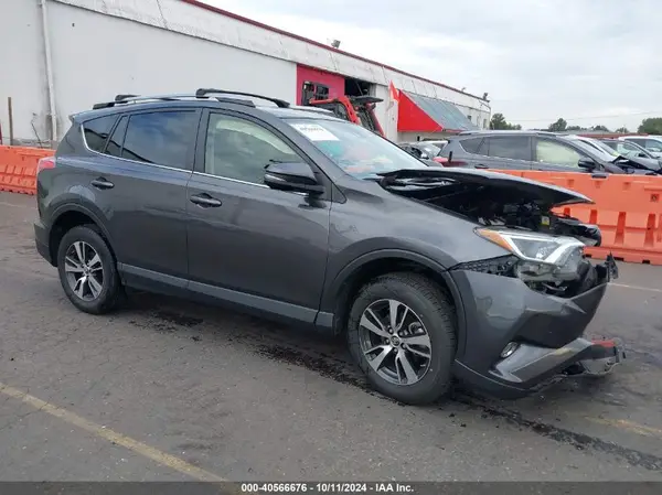 JTMRFREV6JJ727850 2018 TOYOTA RAV 4 - Image 1