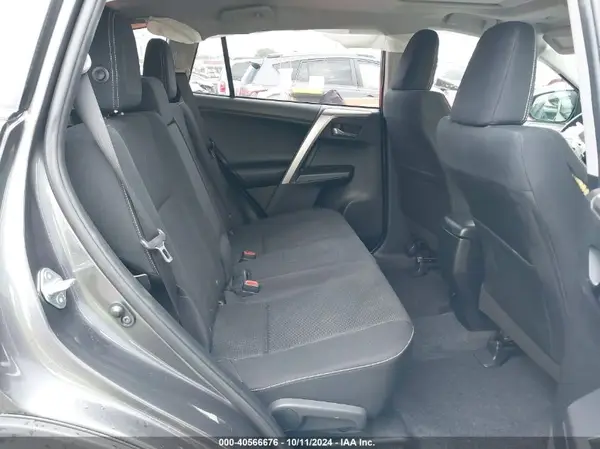 JTMRFREV6JJ727850 2018 TOYOTA RAV 4 - Image 8