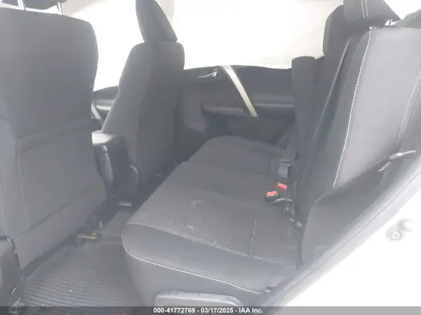 JTMRFREV6JJ734877 2018 TOYOTA RAV 4 - Image 8
