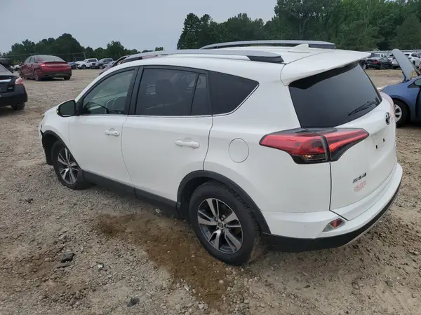 JTMRFREV6JJ736239 2018 TOYOTA RAV 4 - Image 2