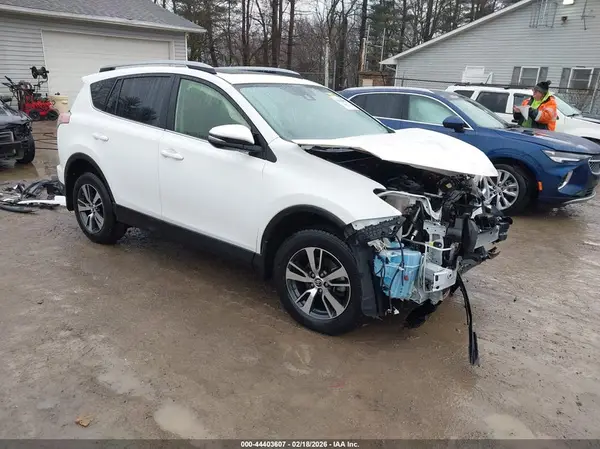 JTMRFREV6JJ737987 2018 TOYOTA RAV 4 - Image 1