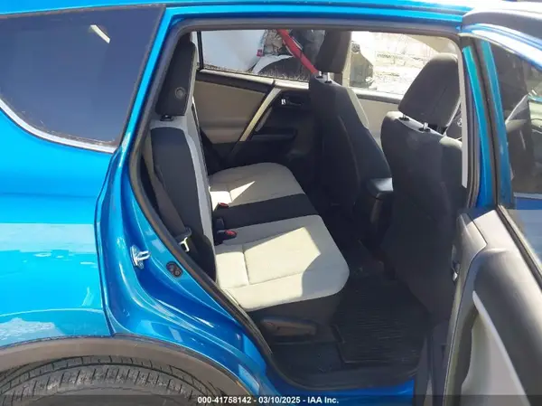 JTMRFREV6JJ741893 2018 TOYOTA RAV 4 - Image 8