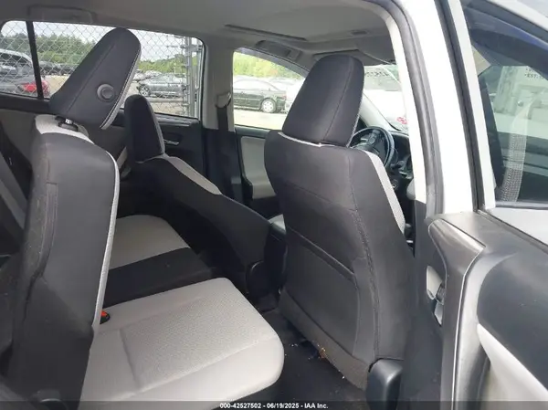 JTMRFREV7HD199244 2017 TOYOTA RAV 4 - Image 8
