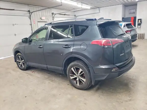 JTMRFREV7HD201638 2017 TOYOTA RAV 4 - Image 2