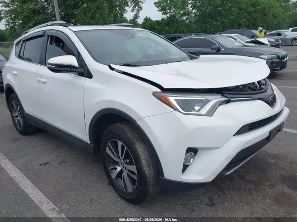 JTMRFREV7HD207181 2017 TOYOTA RAV 4 - Image 1