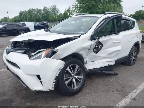 JTMRFREV7HD207181 2017 TOYOTA RAV 4 - Image 2