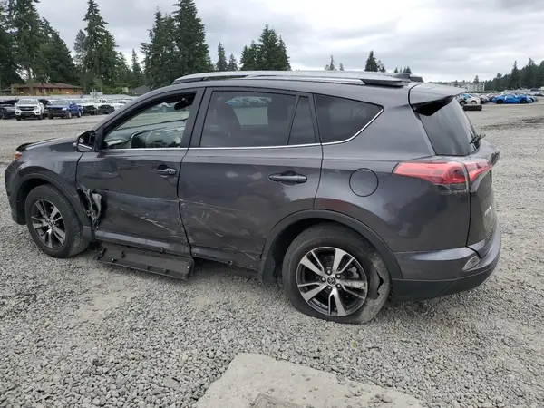 JTMRFREV7HJ114193 2017 TOYOTA RAV 4 - Image 2
